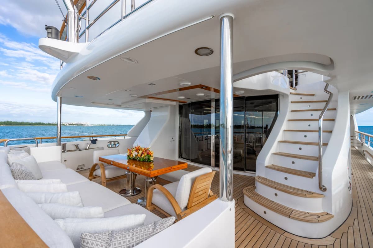 ALLORA Exterior Deck